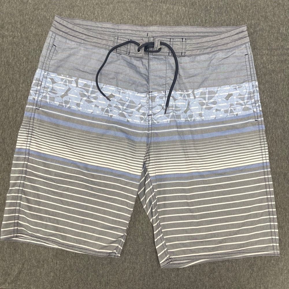 Roundtree & Yorke Swim Trunks Striped Board‎ Shorts Swimwear Blue Gray Size 34